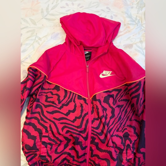 Nike Girls Pink Windbreaker Dri Fit Leggings Set - Picture 2 of 5